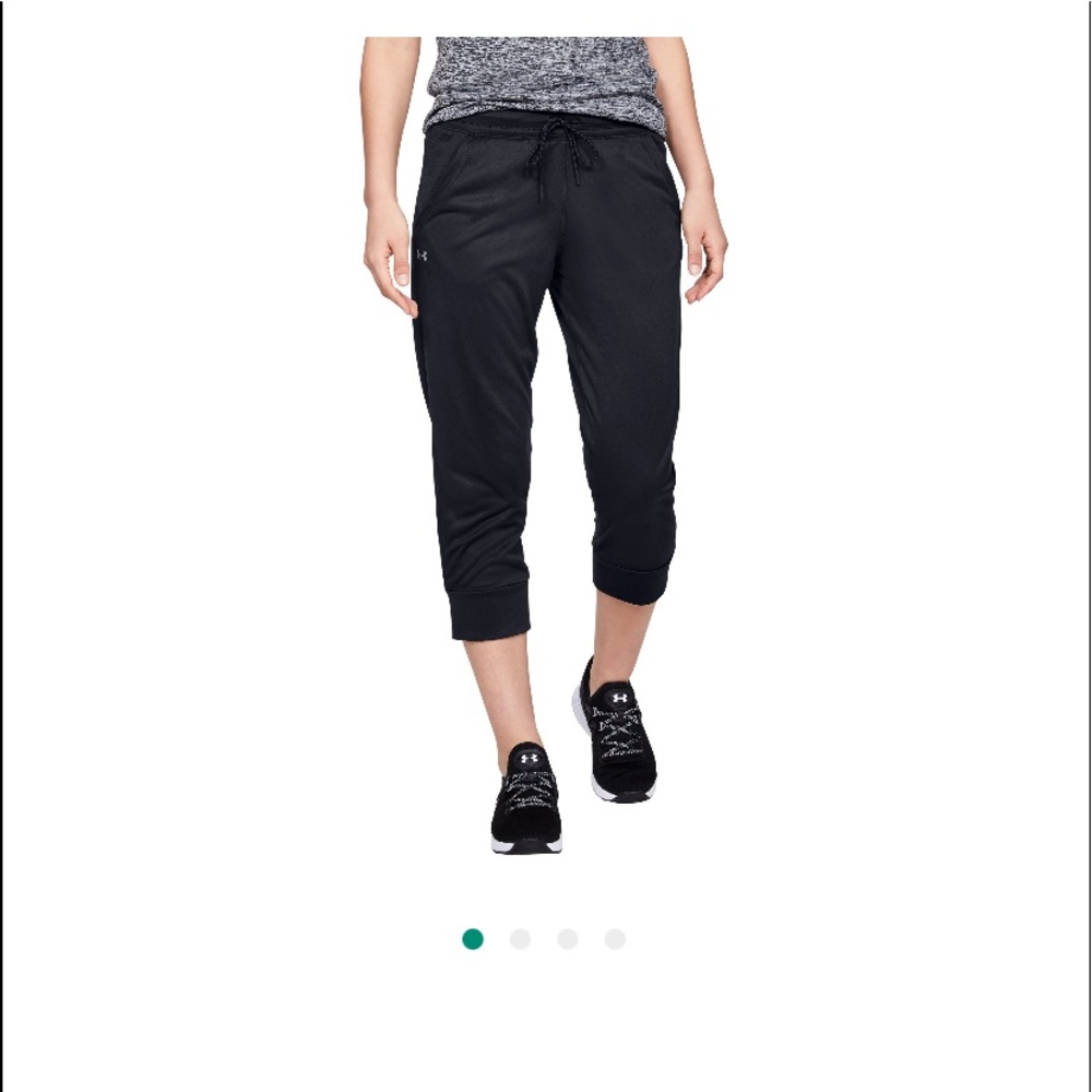NWT Under Armour tech joggers- capris